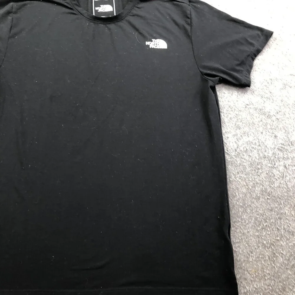 The North Face Shirt Mens Medium Black Solid Logo Tagless Tee Outdoor Casual - Picture 3 of 9